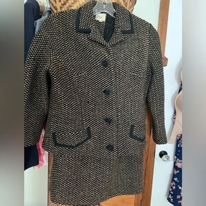 Vintage wool skirt suit in excellent condition size S/M